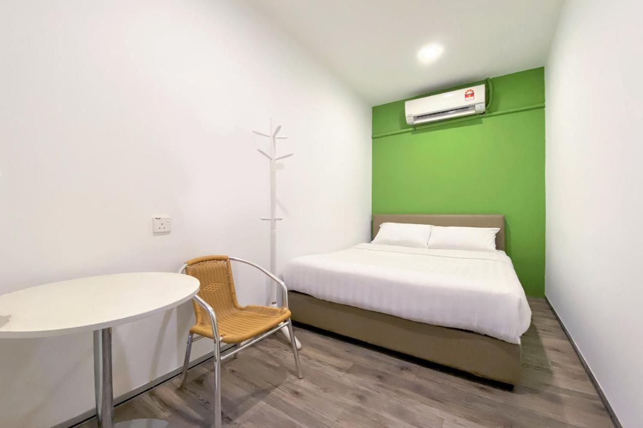 Spot On 90123 Rainbow Guest House George Town Exterior photo