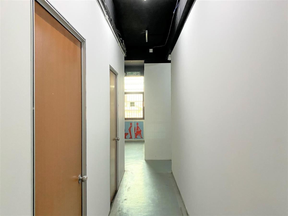 Spot On 90123 Rainbow Guest House George Town Exterior photo